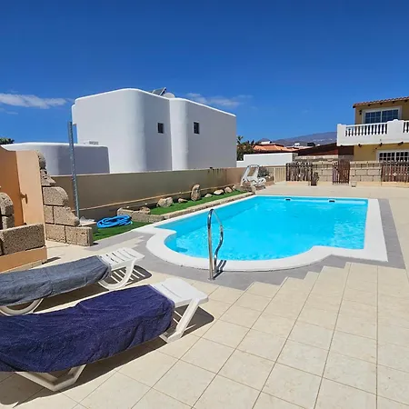 Peaceful And Bright Apartment
